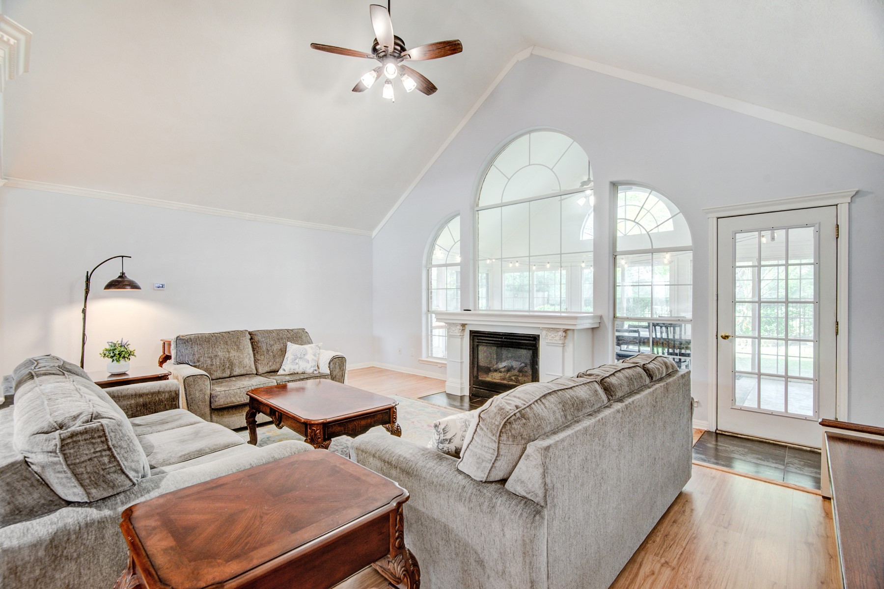 3970 Inverness Drive Beaumont, TX 77707 - Photo 4 of 34