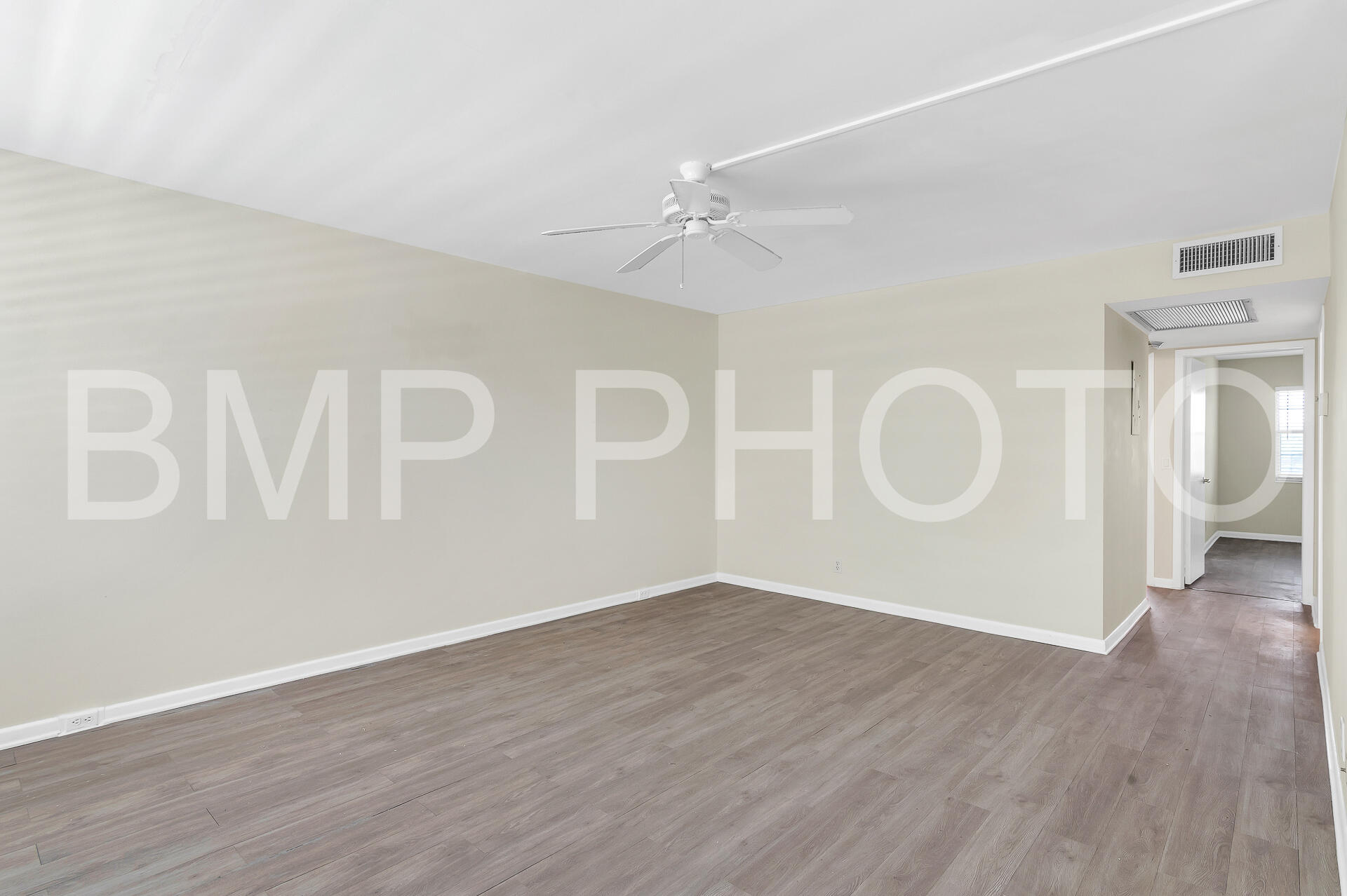 3053 Ainslie Drive Boca Raton, FL 33434 - Photo 8 of 15 photo-8