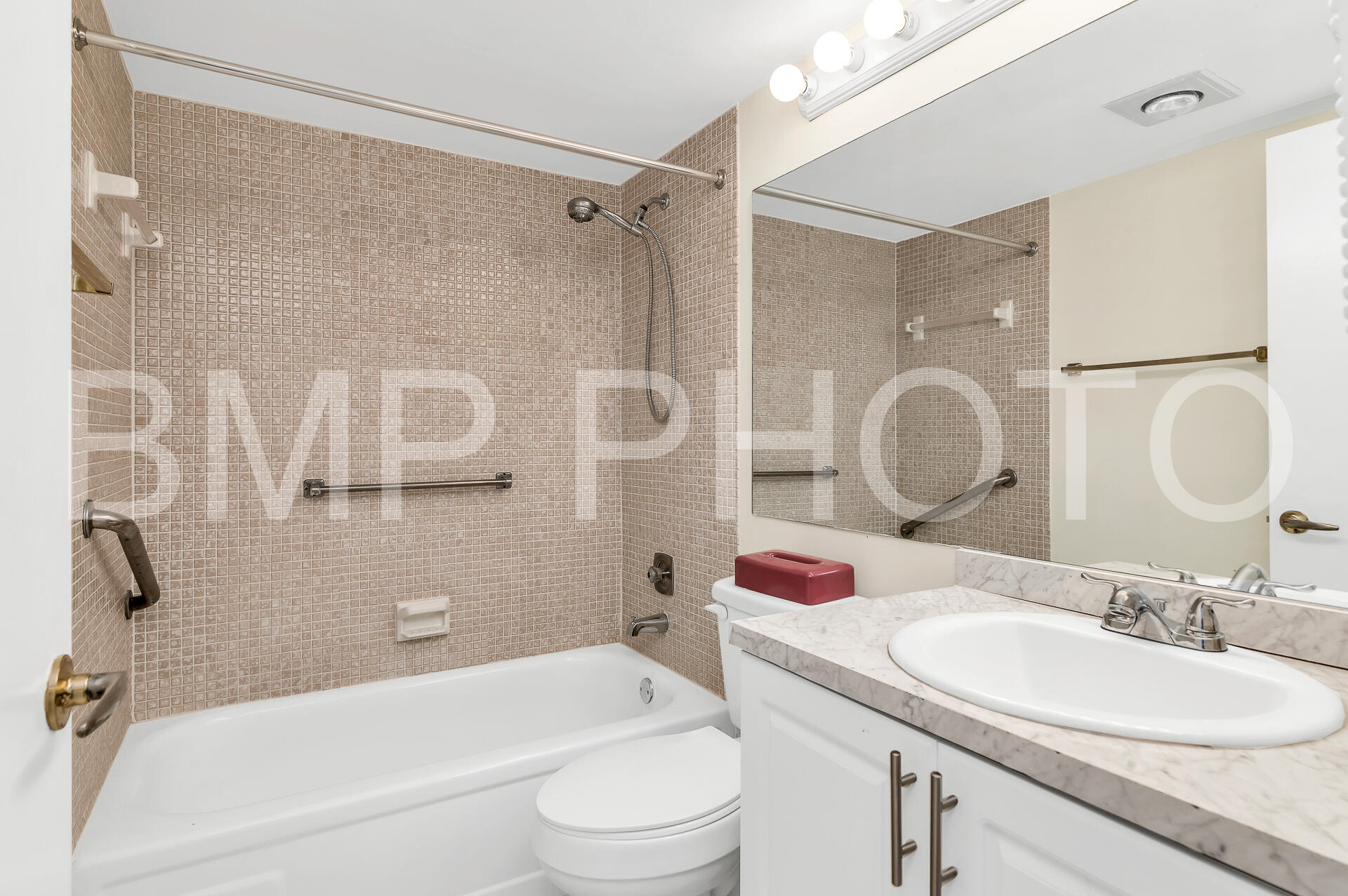 3053 Ainslie Drive Boca Raton, FL 33434 - Photo 9 of 15 photo-9