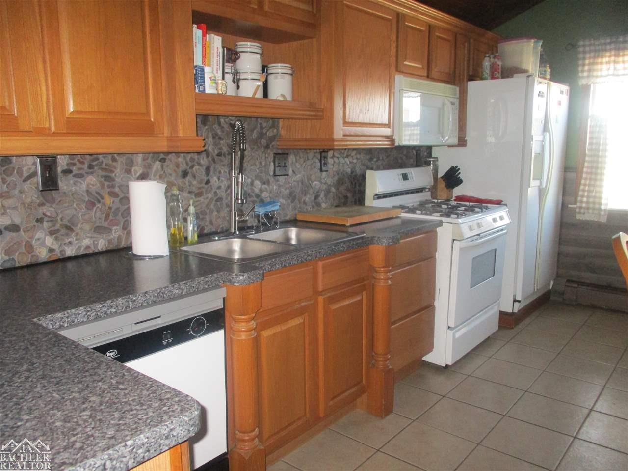 812 Chartier Road Marine City, MI 48039 - Photo 6 of 11