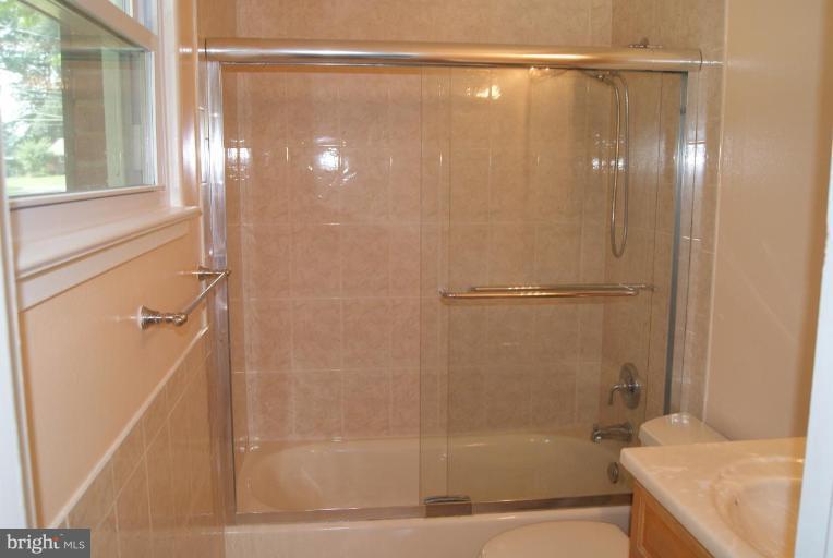 5202 Milland Street Springfield, VA 22151 - Photo 7 of 26 Master Bath #2