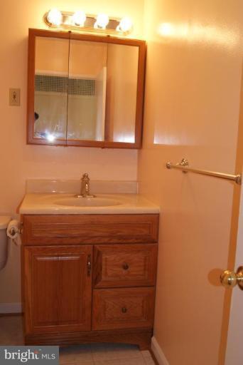 5202 Milland Street Springfield, VA 22151 - Photo 10 of 26 Bath #2