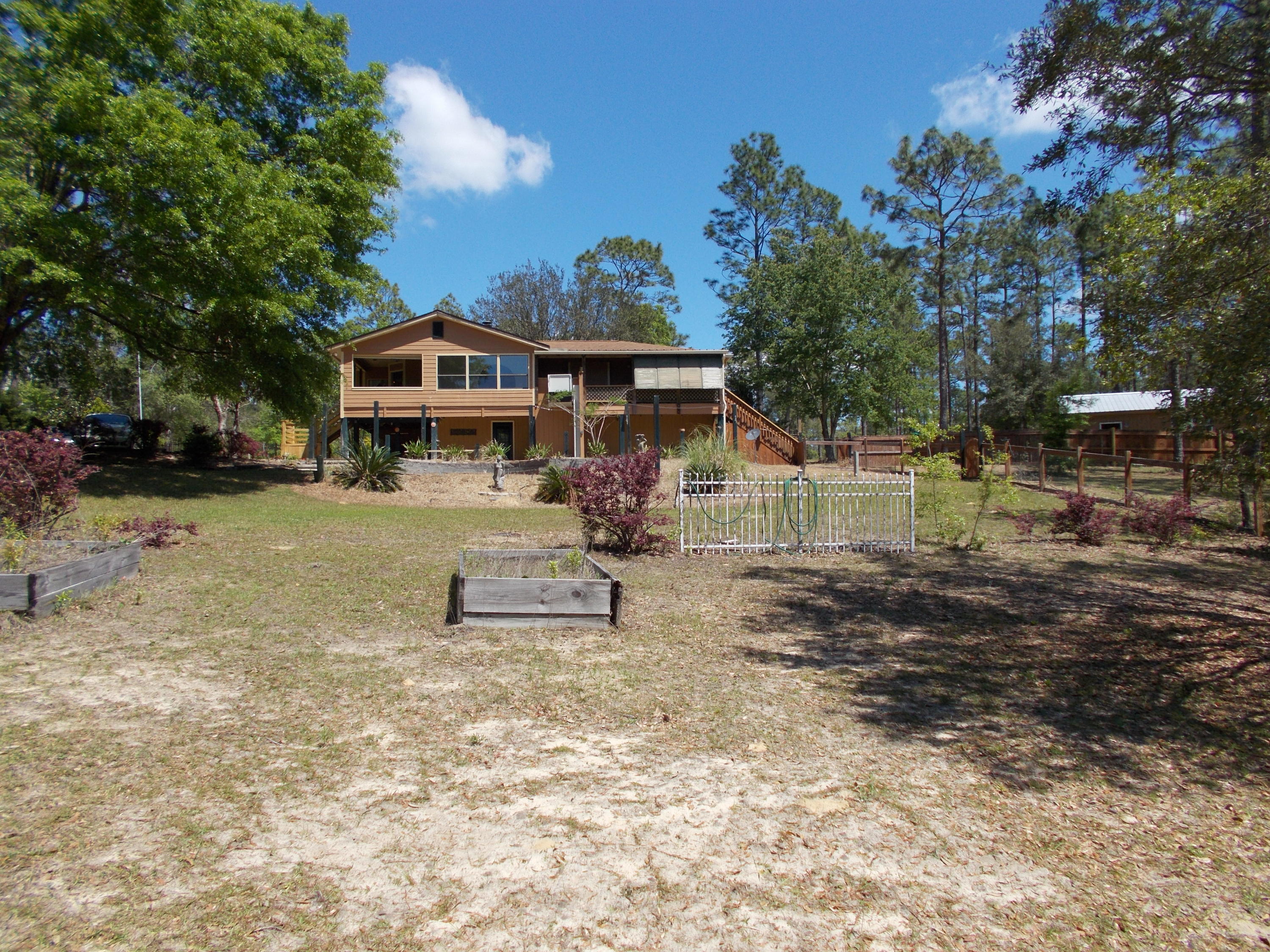4818 Grassy Pond Road Chipley, FL 32428 - Photo 4 of 44 Gallery Image 4