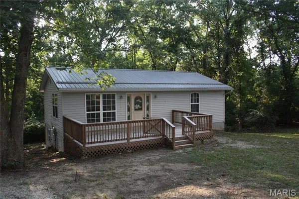 $194,900 | 13546 East Sunrise Lake Drive, De Soto, MO 63020