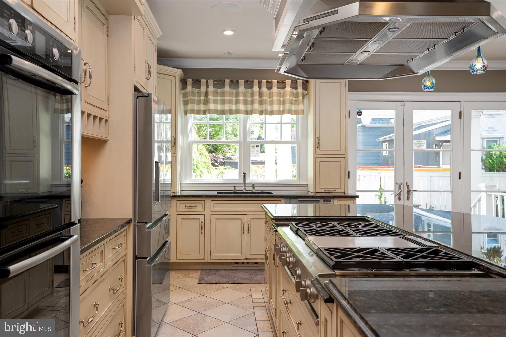 238 King George Street Annapolis, MD 21401 - Photo 14 of 55
