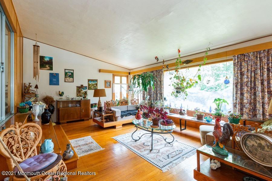 74 Valley View Road Hamilton, NJ 08620 - Photo 10 of 20 11_74-Valley-View-Rd_97002_Sunroom_Web