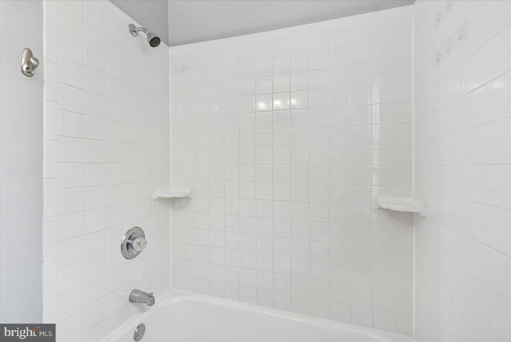 11 Cardinal Road Baltimore, MD 21221 - Photo 28 of 37 a bathroom with a bathtub