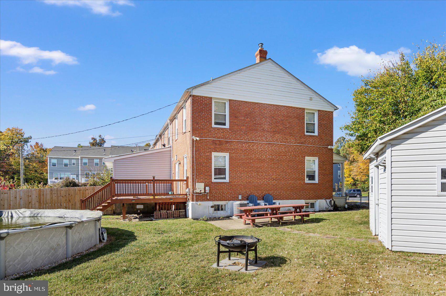 11 Cardinal Road Baltimore, MD 21221 - Photo 37 of 37 a backyard of a house with seating space