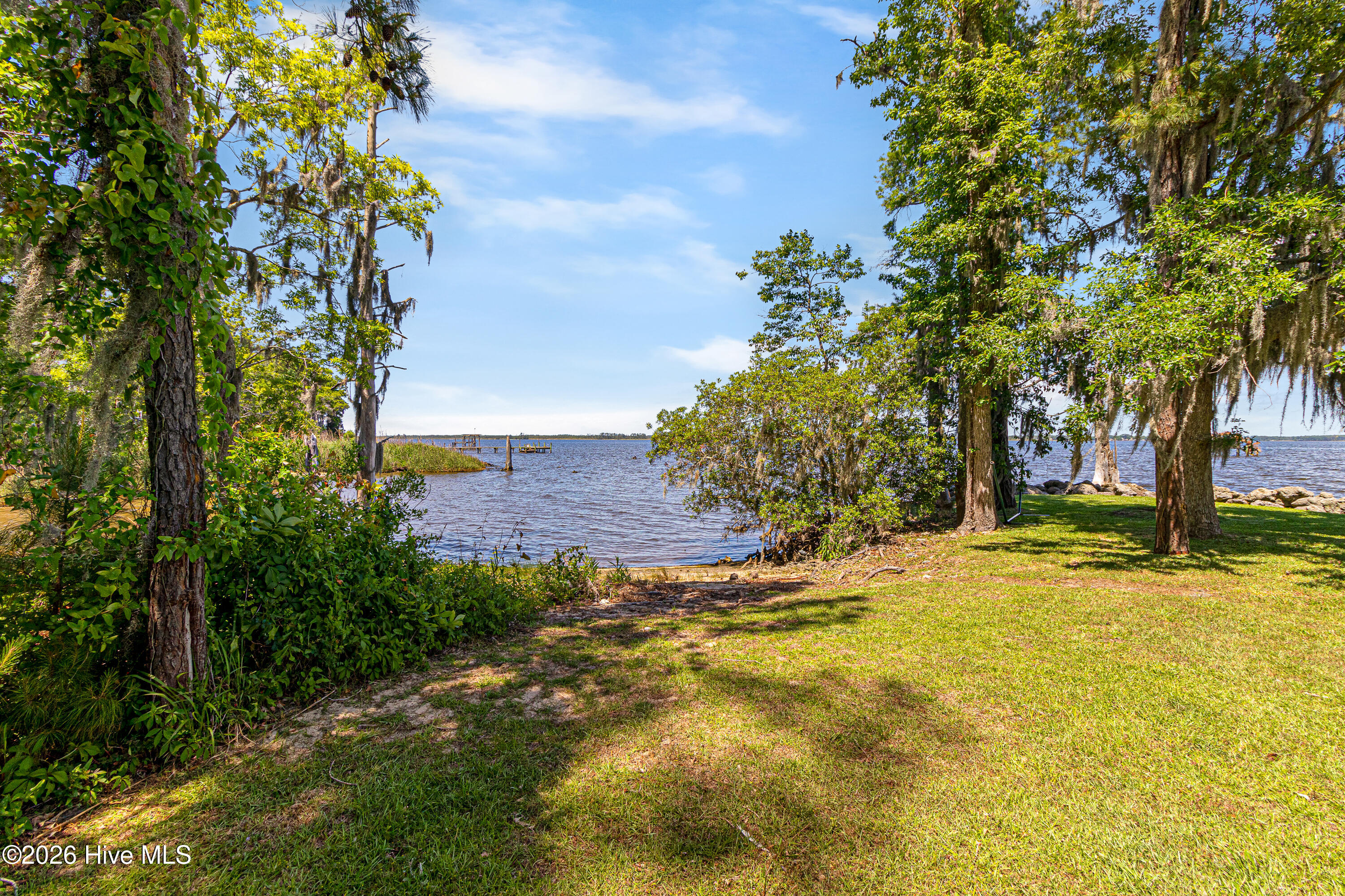 4100 North Rivershore Drive New Bern, NC 28560 - Photo 68 of 87 Expansive grassy waterfront