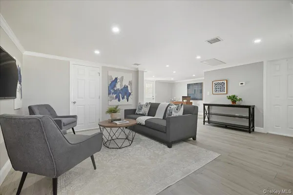 $1,129,000 | 1050 Hastings Street, Baldwin, NY 11510