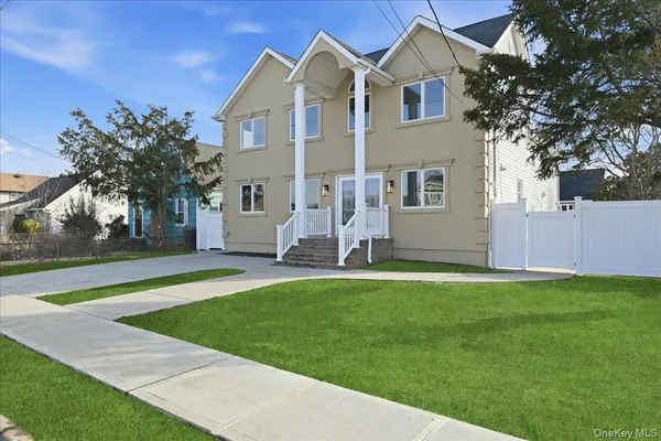 $1,129,000 | 1050 Hastings Street, Baldwin, NY 11510