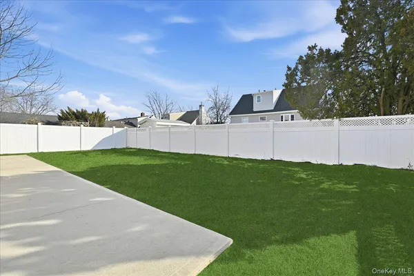 $1,129,000 | 1050 Hastings Street, Baldwin, NY 11510