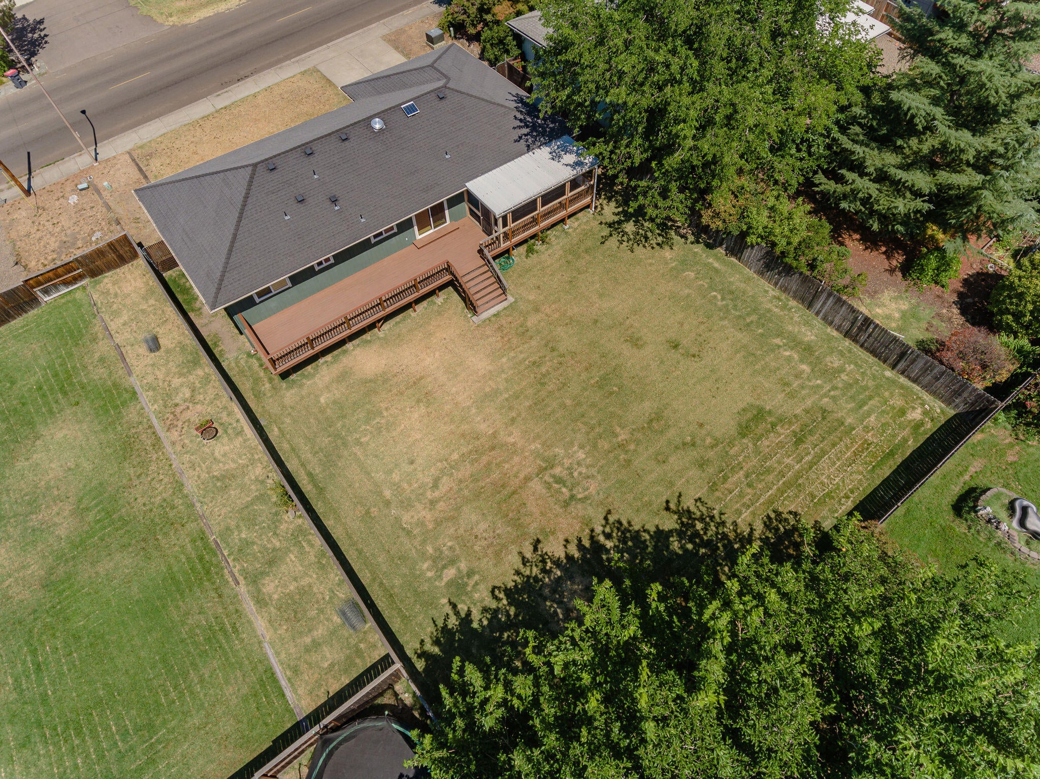 1532 Roberts Road Medford, OR 97504 - Photo 32 of 42 Backyard aerial view
