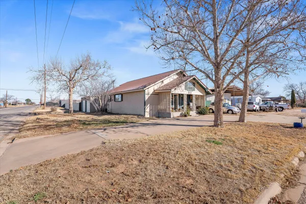 $135,000 | 211 8th Street, Levelland, TX 79336