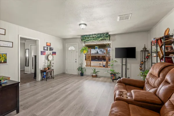 $135,000 | 211 8th Street, Levelland, TX 79336