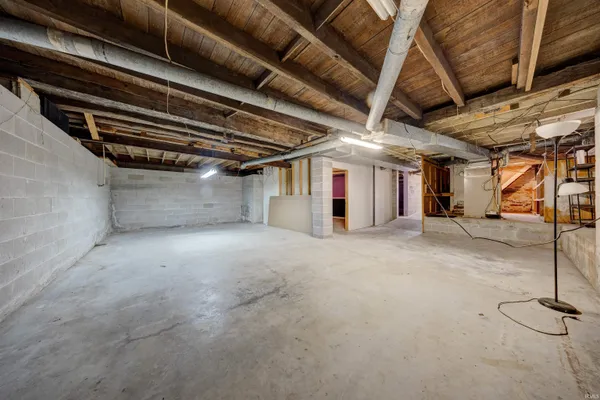 $175,000 | 703 Northwest 1st Street, Washington, IN 47501