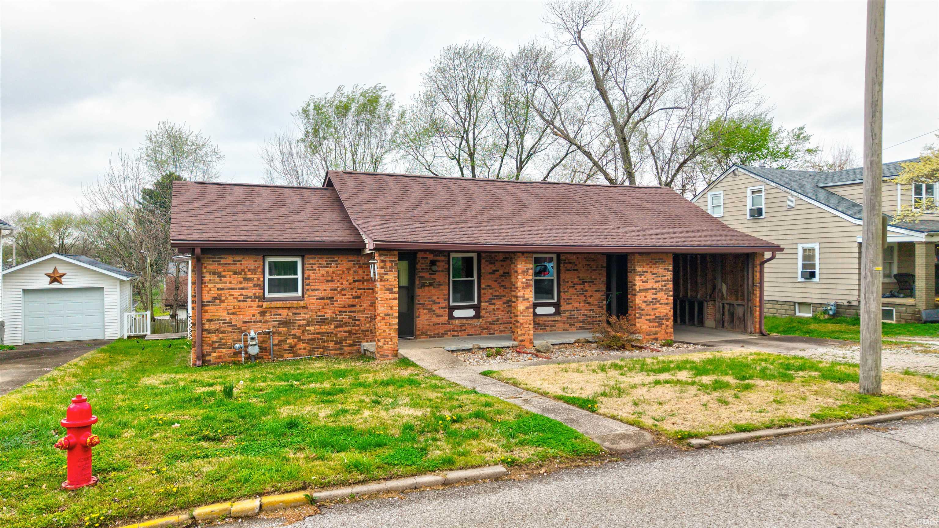 703 Northwest 1st Street Washington, IN 47501 - Photo 5 of 32