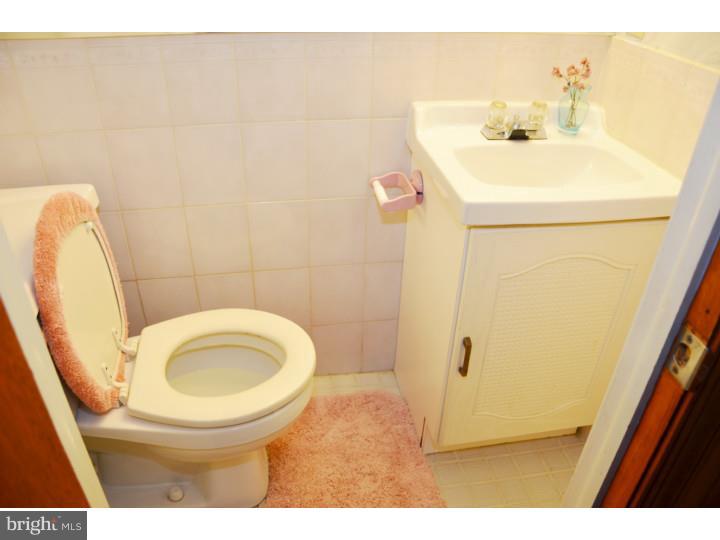 1909 Carter Road Folcroft, PA 19032 - Photo 8 of 9