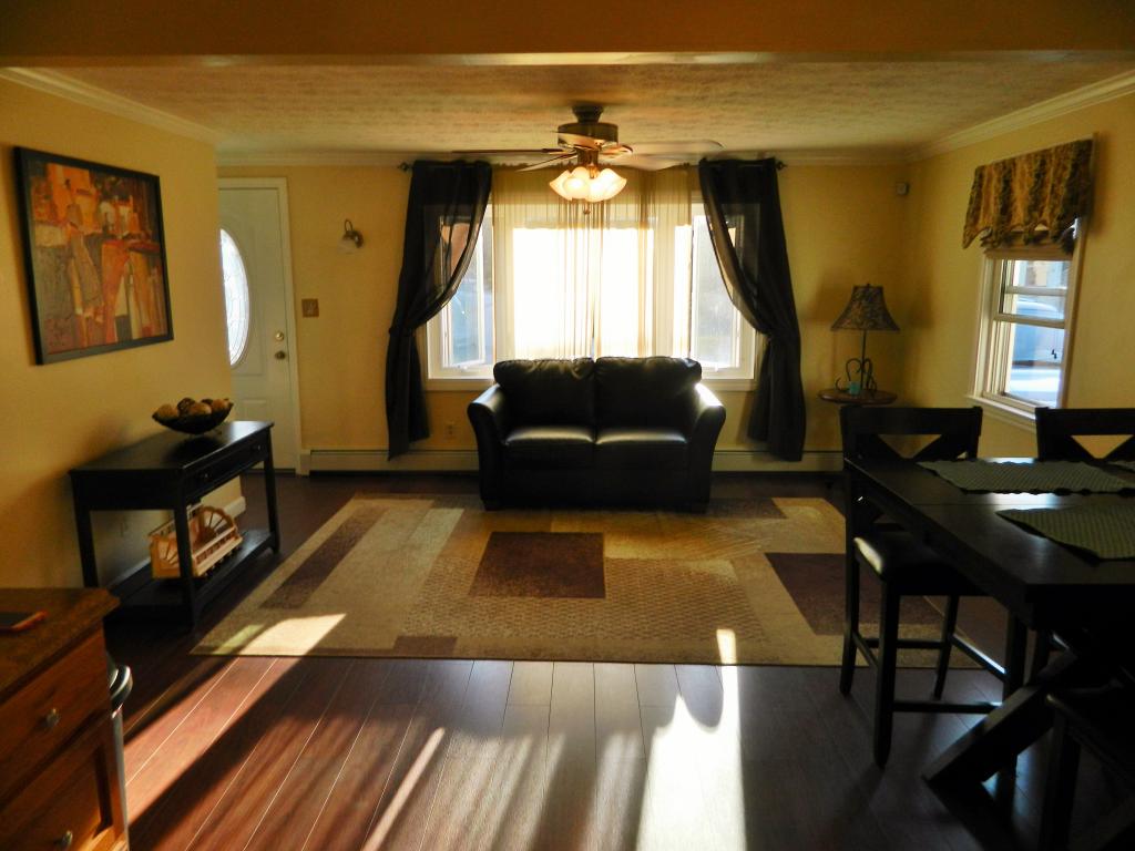 124 Rochelle Avenue Manchester, NH 03102 - Photo 5 of 14 Gallery Image 5
