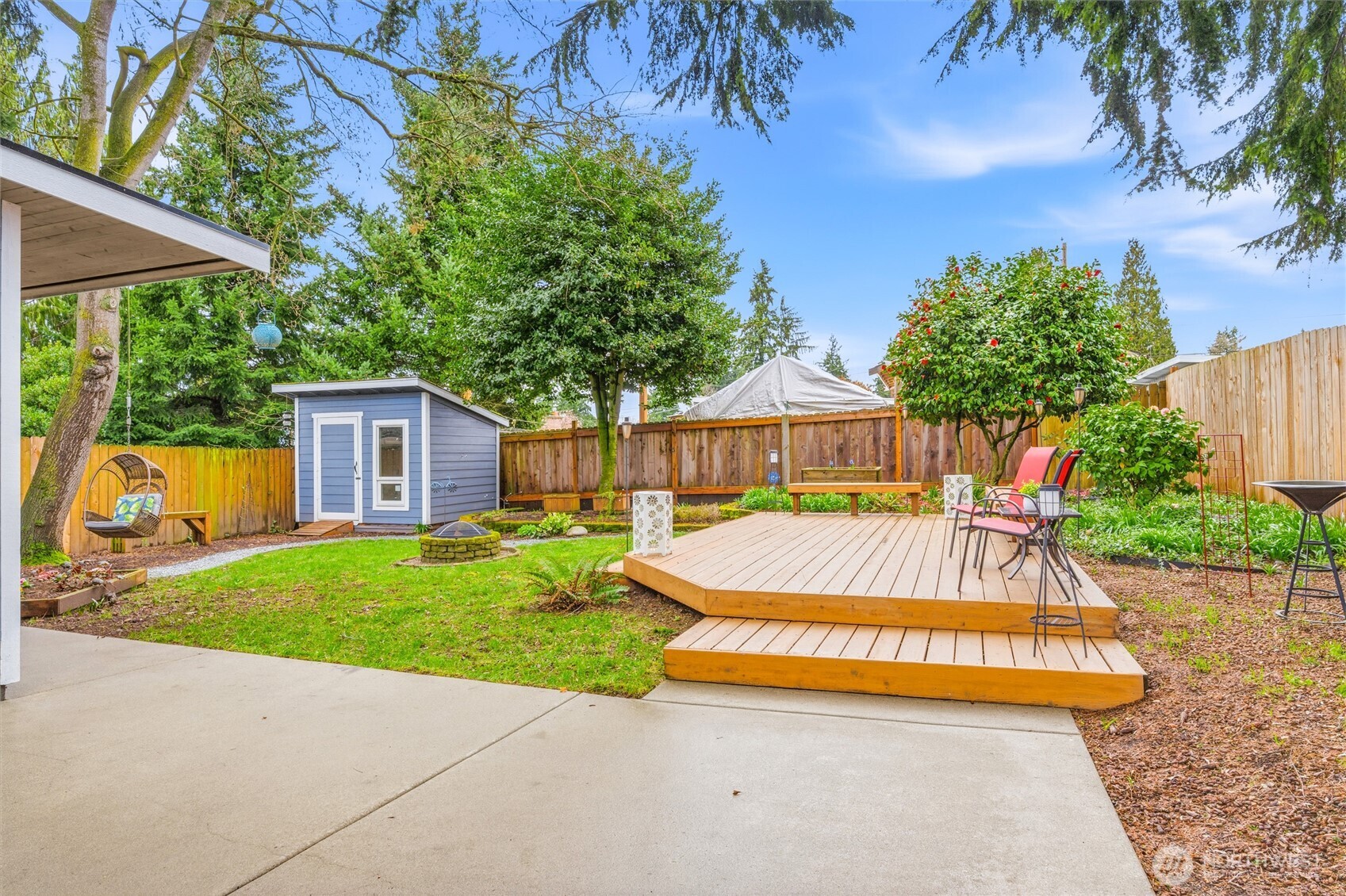 2300 Northeast 8th Place Renton, WA 98056 - Photo 21 of 35 Gallery Image 21