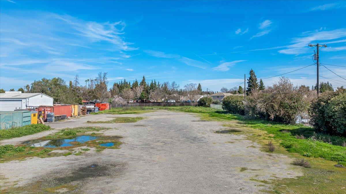 341 South Parallel Avenue Ripon, CA 95366 - Photo 12 of 24