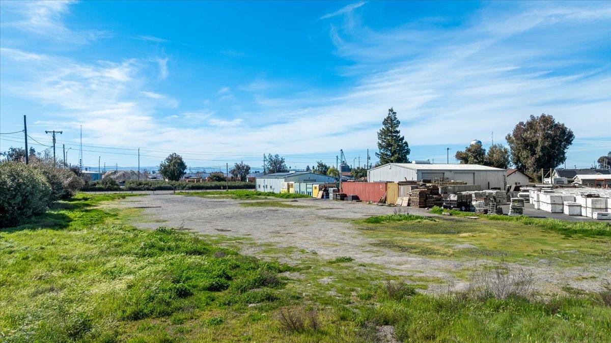 341 South Parallel Avenue Ripon, CA 95366 - Photo 13 of 24
