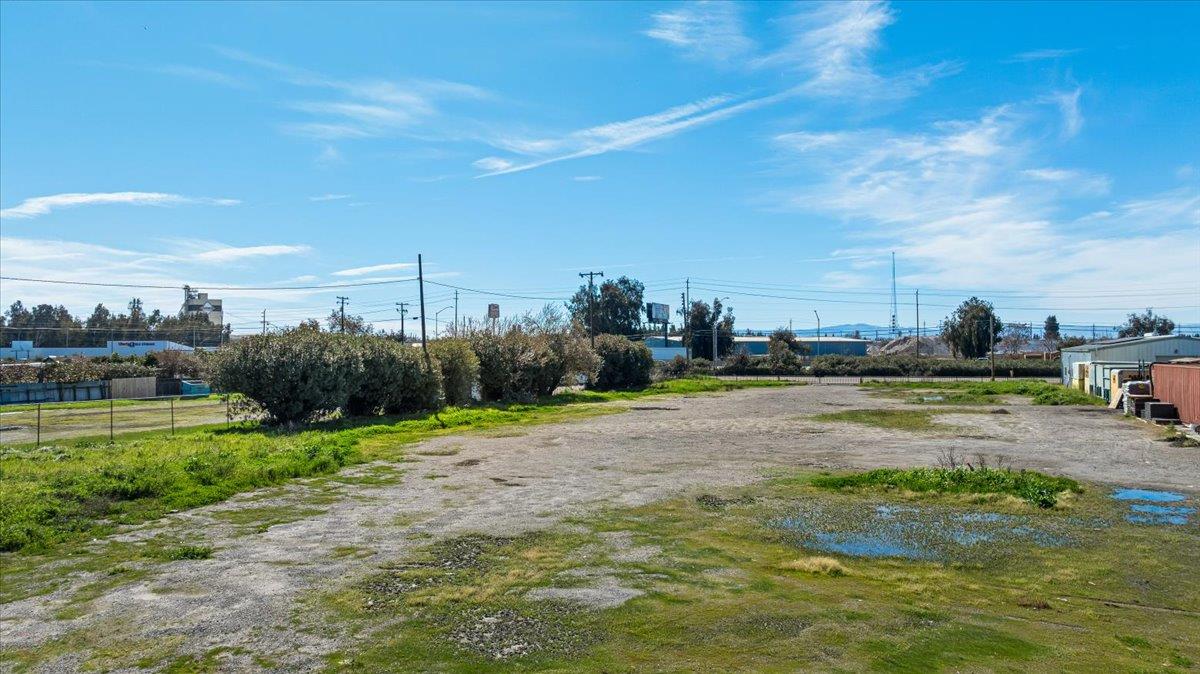 341 South Parallel Avenue Ripon, CA 95366 - Photo 14 of 24