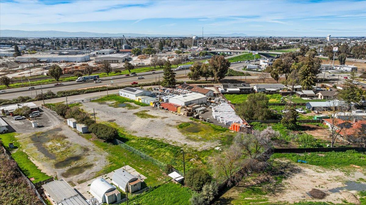 341 South Parallel Avenue Ripon, CA 95366 - Photo 6 of 24