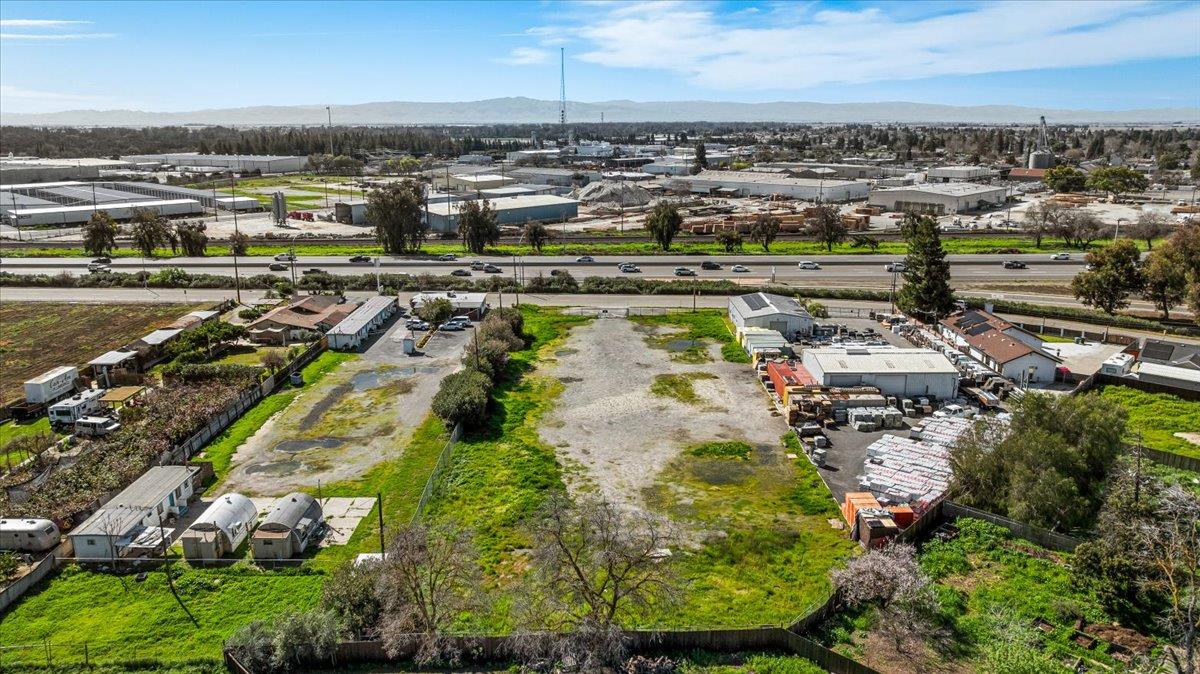 341 South Parallel Avenue Ripon, CA 95366 - Photo 7 of 24