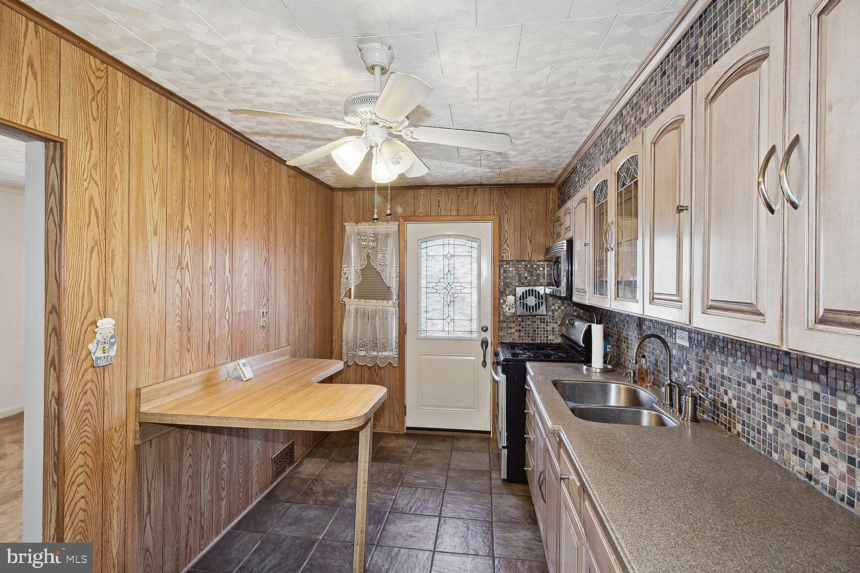 1710 Ingram Road Baltimore, MD 21239 - Photo 6 of 15