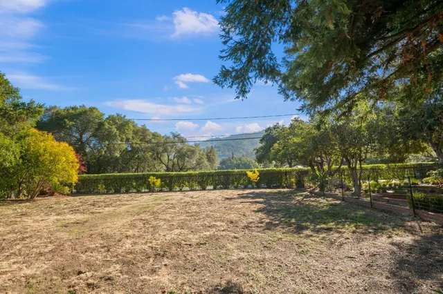 a view of outdoor space