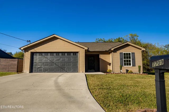 $324,900 | 7709 Stonewood Creek Drive, Corryton, TN 37721