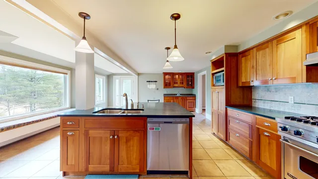 $989,000 | 91 Old Pasture Lane, Middlebury, VT 05753