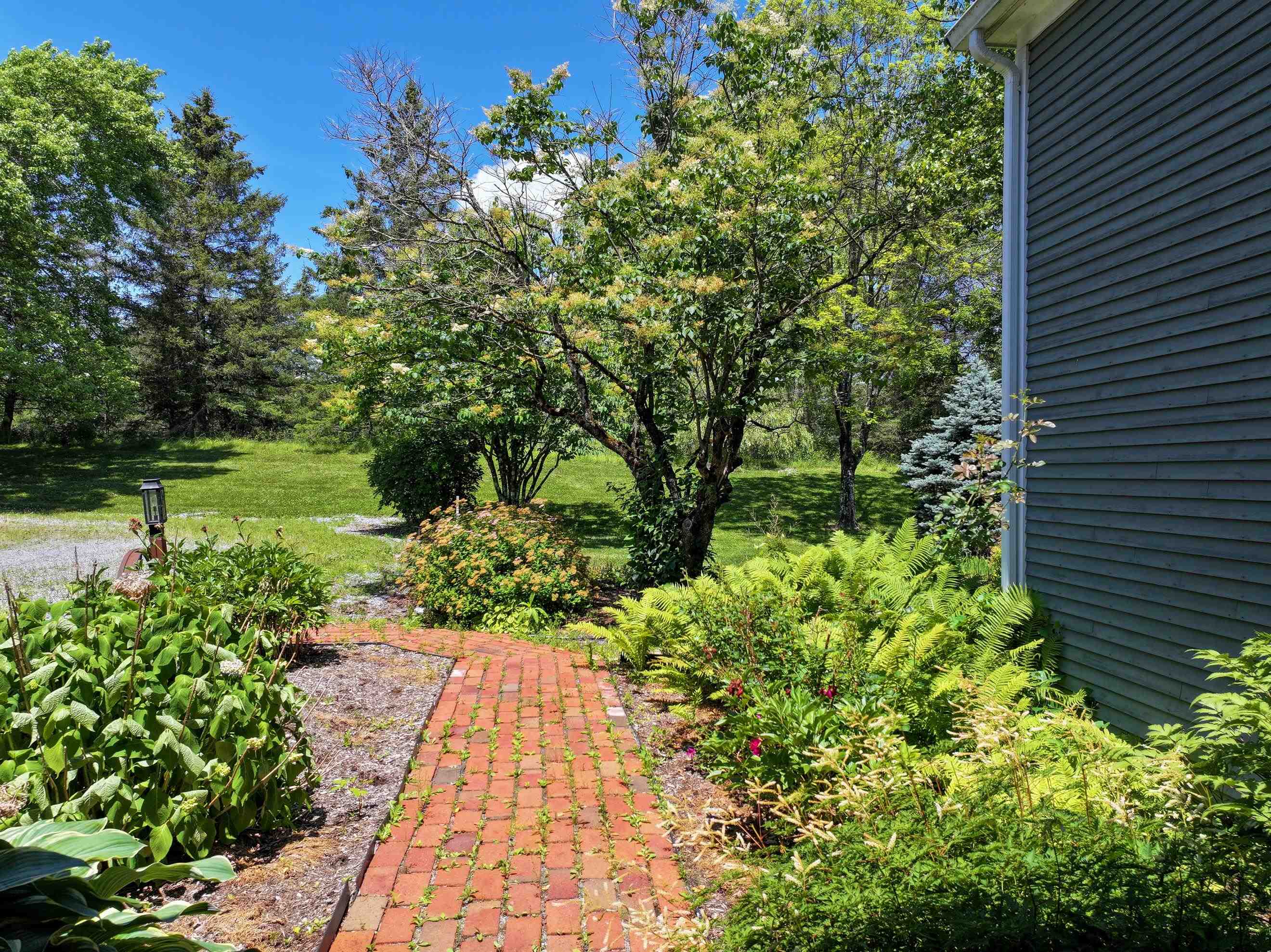 91 Old Pasture Lane Middlebury, VT 05753 - Photo 4 of 60