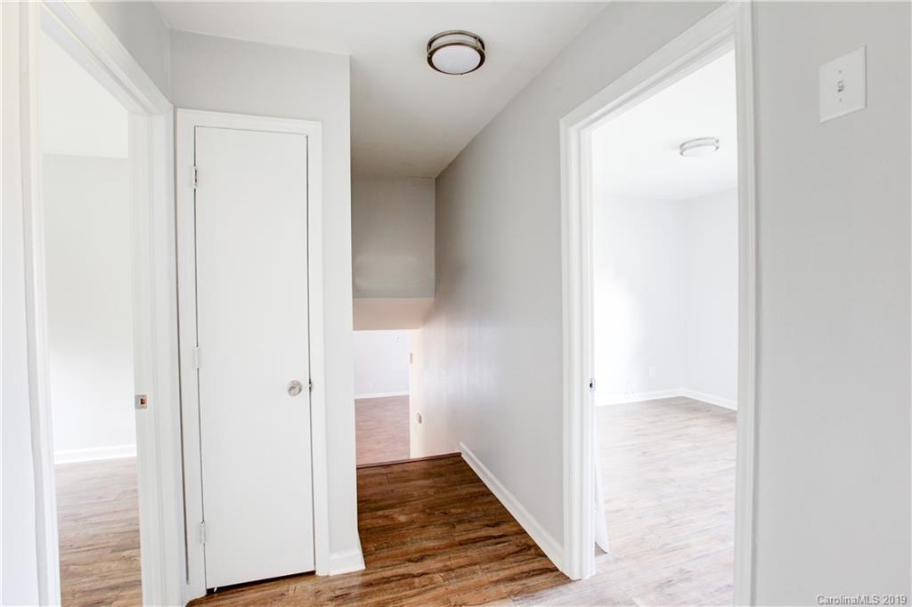 7327 Crossridge Road Charlotte, NC 28214 - Photo 11 of 19 Gallery Image 11