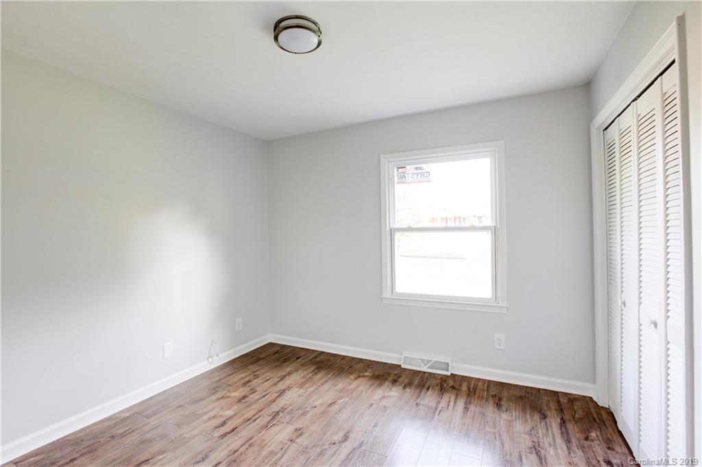 7327 Crossridge Road Charlotte, NC 28214 - Photo 12 of 19 Gallery Image 12