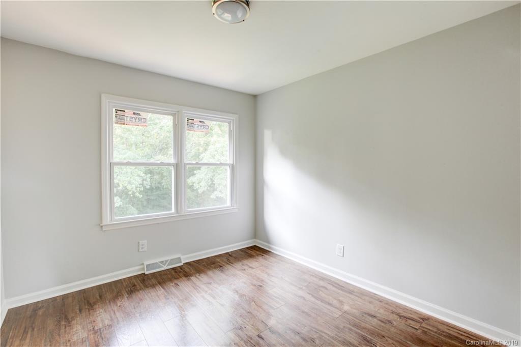 7327 Crossridge Road Charlotte, NC 28214 - Photo 13 of 19 Gallery Image 13