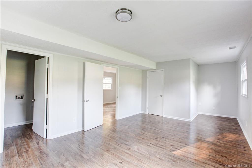 7327 Crossridge Road Charlotte, NC 28214 - Photo 10 of 19 Gallery Image 10