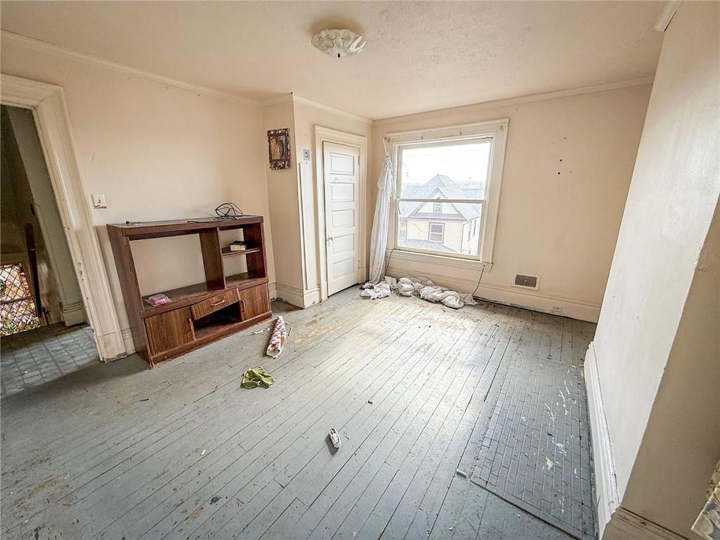 248 East Fulton Street Butler, PA 16001 - Photo 18 of 35 a room with window