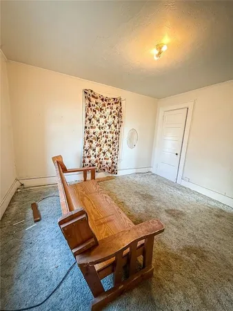 a view of livingroom with furniture