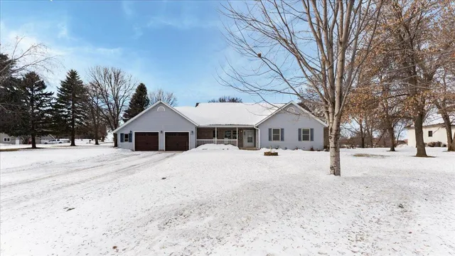 $424,500 | 1502 Armstrong Circle Northwest, Alexandria, MN 56308