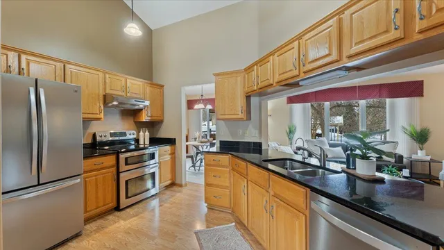 $424,500 | 1502 Armstrong Circle Northwest, Alexandria, MN 56308