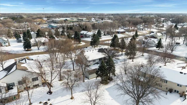 $414,500 | 1502 Armstrong Circle Northwest, Alexandria, MN 56308