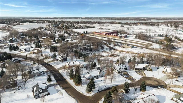 $424,500 | 1502 Armstrong Circle Northwest, Alexandria, MN 56308