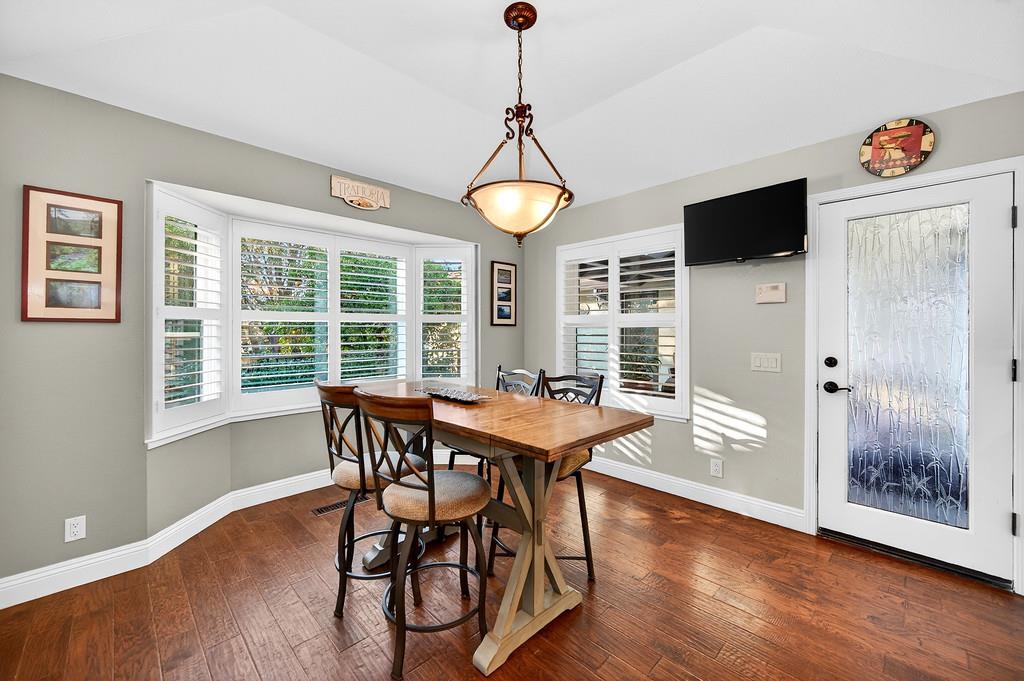 6610 Rio Oso Drive Rancho Murieta, CA 95683 - Photo 21 of 58 a dining room with furniture and window