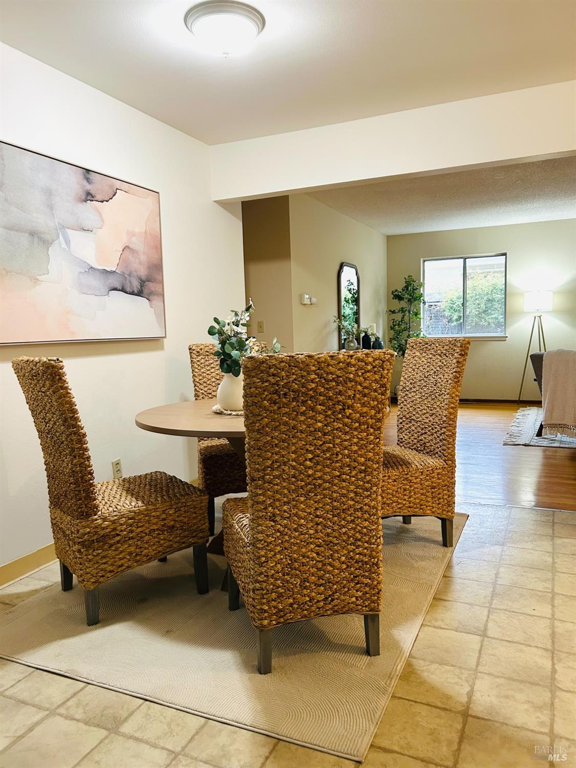 17884 Riverside Drive Sonoma, CA 95476 - Photo 10 of 20 Dining area