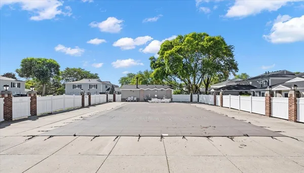 $2,150 | 1152 Cove Drive, Unit 212B, Prospect Heights, IL 60070