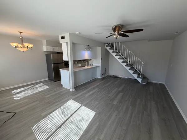 $2,150 | 1152 Cove Drive, Unit 212B, Prospect Heights, IL 60070