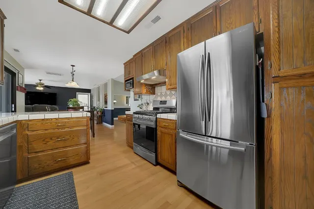 $749,900 | 10516 Thompson Way, Valley Springs, CA 95252