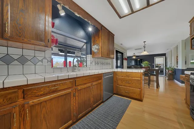 $749,900 | 10516 Thompson Way, Valley Springs, CA 95252